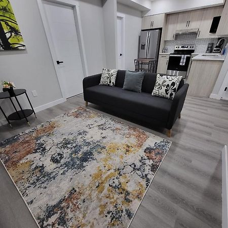 Luxury Suite In Calgary Nw المظهر الخارجي الصورة
