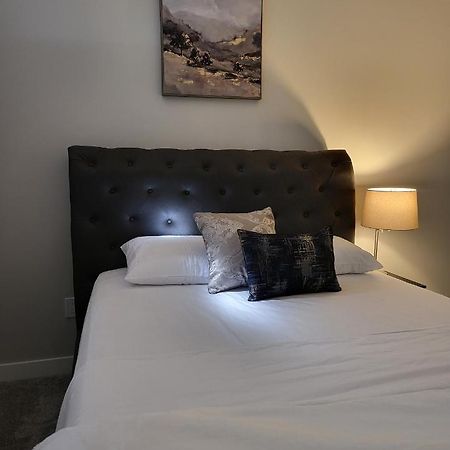 Luxury Suite In Calgary Nw المظهر الخارجي الصورة