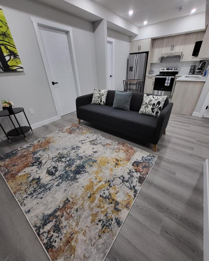 Luxury Suite In Calgary Nw المظهر الخارجي الصورة