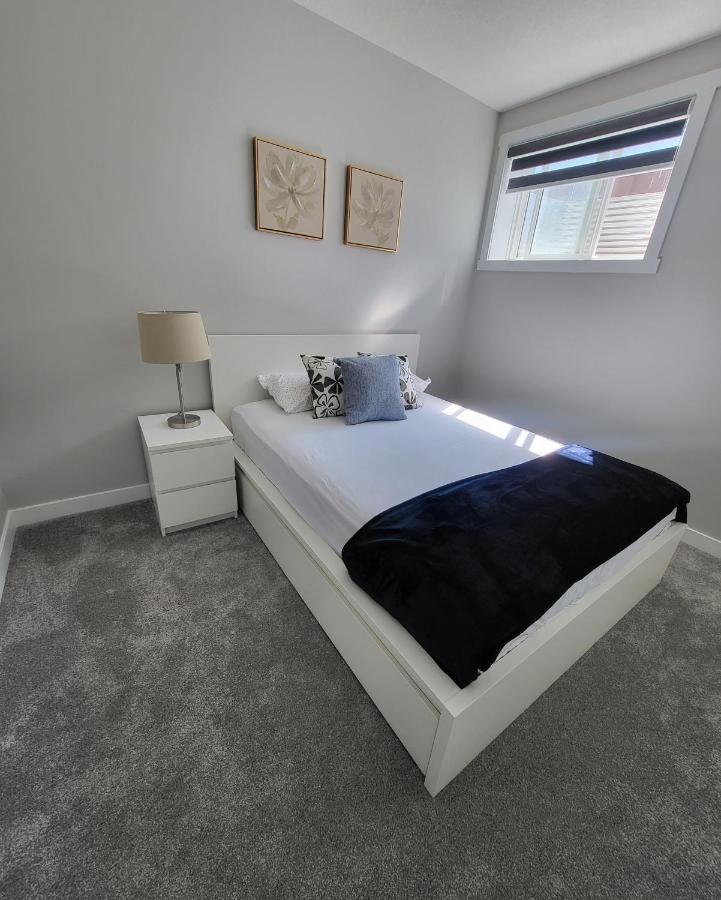 Luxury Suite In Calgary Nw المظهر الخارجي الصورة
