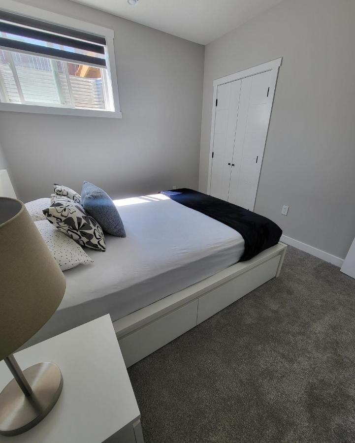 Luxury Suite In Calgary Nw المظهر الخارجي الصورة
