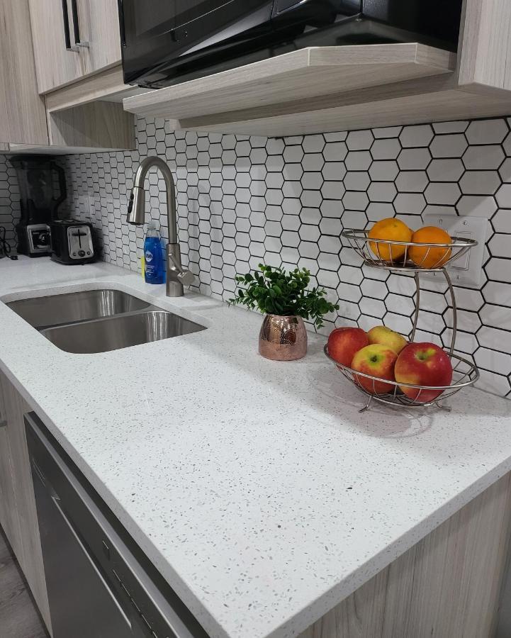 Luxury Suite In Calgary Nw المظهر الخارجي الصورة