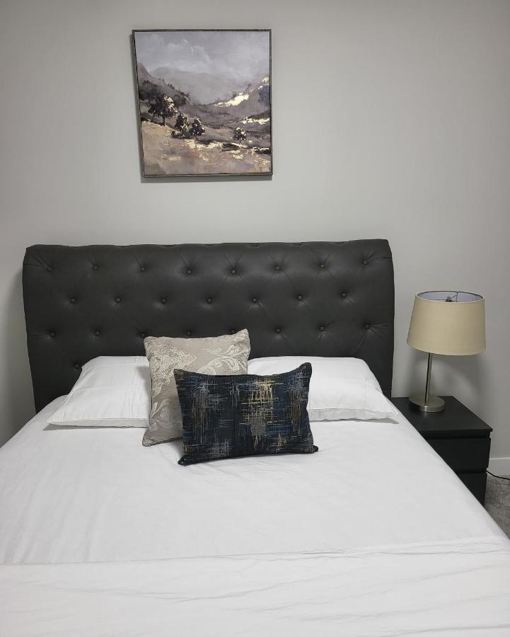 Luxury Suite In Calgary Nw المظهر الخارجي الصورة