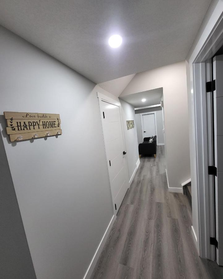 Luxury Suite In Calgary Nw المظهر الخارجي الصورة