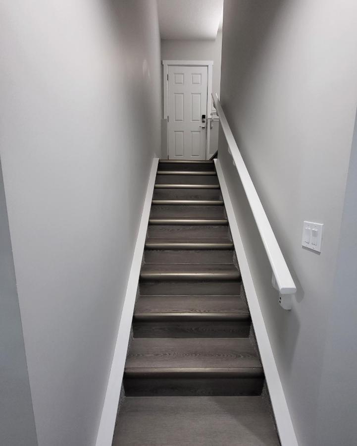 Luxury Suite In Calgary Nw المظهر الخارجي الصورة