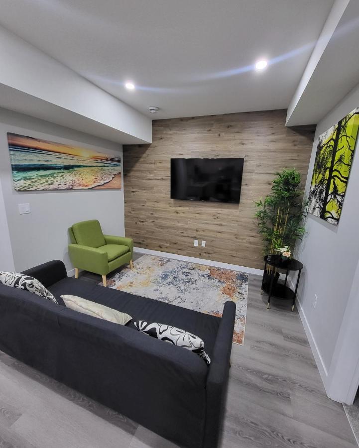 Luxury Suite In Calgary Nw المظهر الخارجي الصورة